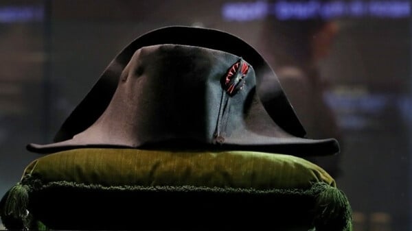 Σε δημοπρασία δίκερο καπέλο του Ναπολέων Βοναπάρτη