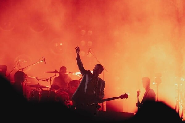 Οι Kings of Leon ακυρώνουν συναυλίες: «Είχα ένα φρικτό ατύχημα» λέει ο Followill