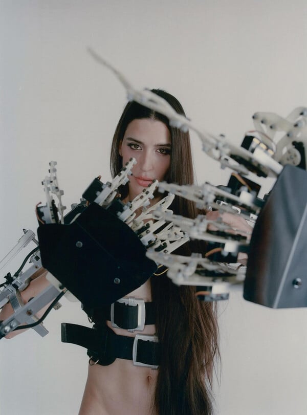 Arca: Ντίβα και cyborg