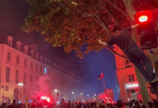 Champions League: Επεισόδια και σχεδόν 300 συλλήψεις μετά τη νίκη της Παρί