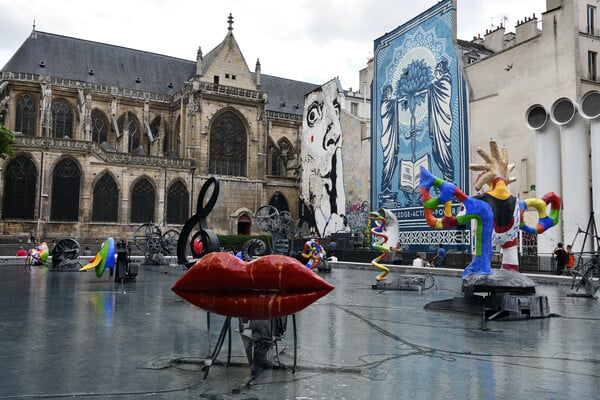 ΕΠΕΞ Jean Tinguely: Γιορτάζοντας τα 100 χρόνια από τη γέννηση ενός επαναστατικού καλλιτέχνη του 20ού αιώνα