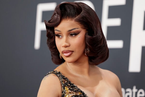 Cardi B: Σε σχέση με παίκτη του NFL μετά το διαζύγιο από τον Offset