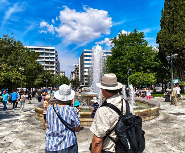 Καιρός: Δυτικοί άνεμοι και θερμοκρασία μέχρι 33 βαθμούς