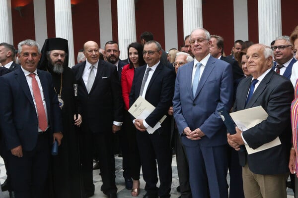 Βραβεία Ιδρύματος Μπότση: Πώς βραβεύεις κάποιον που έβγαλε fake news;