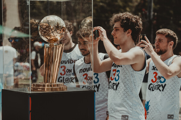 Η Novibet έφερε τη μαγεία του NBA στο κέντρο της Αθήνας με το ‘3on3 Road To Glory’