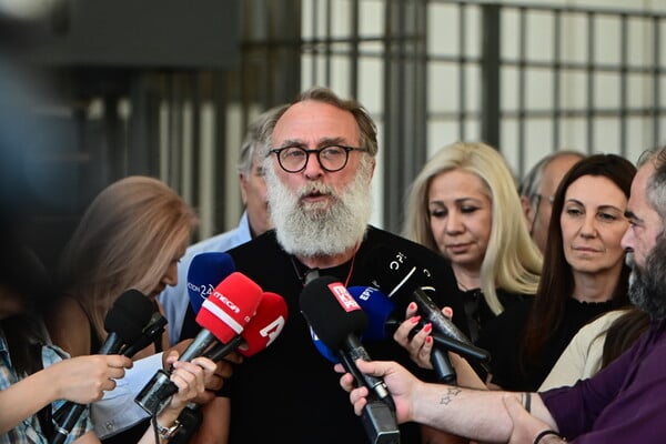 Δίκη για Μάτι: Ξέσπασαν οι συγγενείς των θυμάτων - «Καταραμένοι να είστε στη φυλακή»