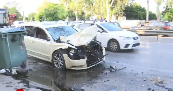 Τροχαίο στην Ποσειδώνος: Νεκρή δημοτική υπάλληλος έπειτα από σύγκρουση απορριμματοφόρου με ταξί