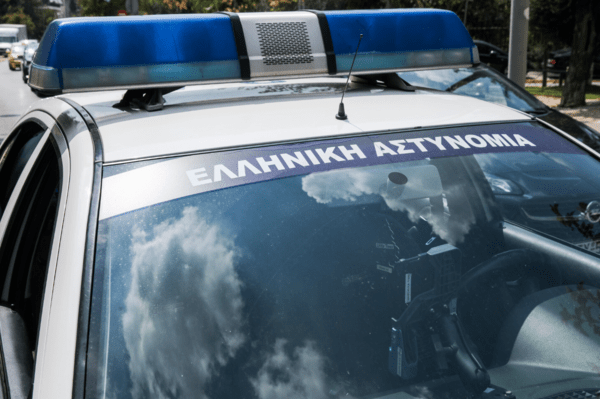 Θεσσαλονίκη: 15χρονη ξυλοκόπησε 16χρονη για «προσωπικές διαφορές» - Φίλη της τραβούσε βίντεο