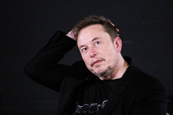 «Η Tesla τελείωσε»: Πόσο επηρεάζει τις επιχειρήσεις του Έλον Μασκ ο δημόσιος καυγάς με τον Τραμπ;