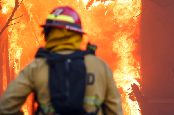 Ισπανία: Ένας νεκρός και 19 τραυματίες από πυρκαγιά σε οίκο ευγηρίας