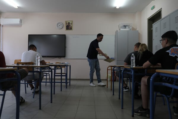 Πανελλήνιες 2025: Τα θέματα σε Ιστορία Τέχνης, Ηλεκτροτεχνία, Ναυτικό Δίκαιο, Αρχιτεκτονικό Σχέδιο