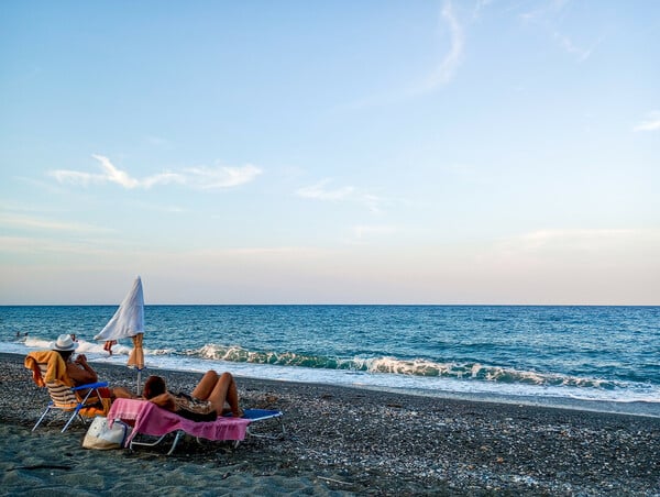 ΟΠΕΚΑ: Από σήμερα η υποβολή αιτήσεων για δωρεάν εκδρομές - Τα ποσά και οι δικαιούχοι