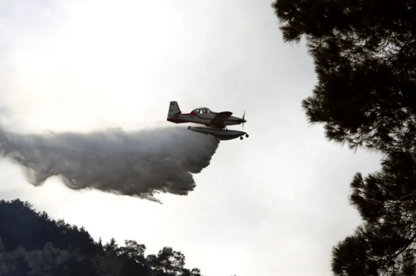 Φωτιά τώρα στη Λέσβο: Ήχησε το 112 - Επιχειρούν 10 εναέρια μέσα 