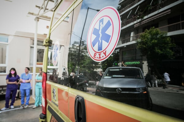 Πετρούπολη: 46χρονη έπεσε θύμα άγριου ξυλοδαρμού στον δρόμο για την προτεραιότητα
