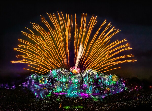 TOMORROWLAND 2025: ΖΗΣΕ ΤΗΝ ΕΜΠΕΙΡΙΑ ΜΕ ΤΟΝ ΚΟΛΛΗΤΟ ΣΟΥ!