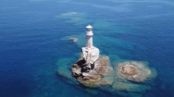 Η Άνδρος ανάμεσα στα μέρη με τους πιο εντυπωσιακούς φάρους του κόσμου
