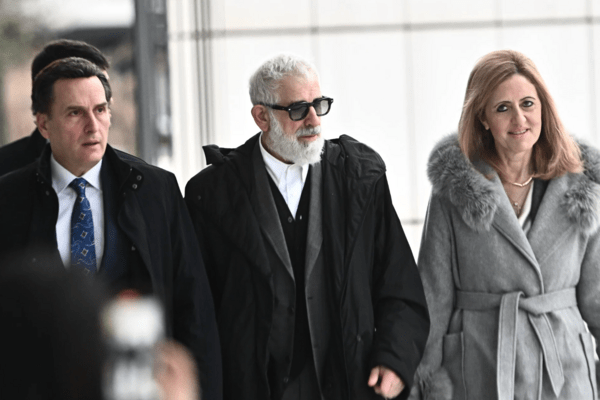 Πέτρος Φιλιππίδης: Διακοπή ή αναβολή της δίκης ζητά η υπεράσπιση