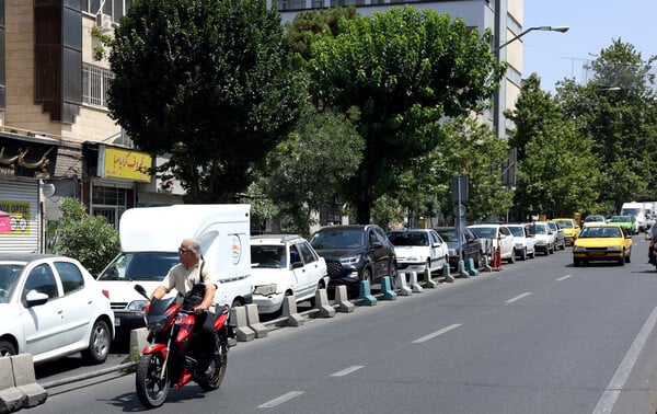 Ιράν: Φοβισμένοι πολίτες εγκαταλείπουν μαζικά την Τεχεράνη - Ουρές στους αυτοκινητόδρομους