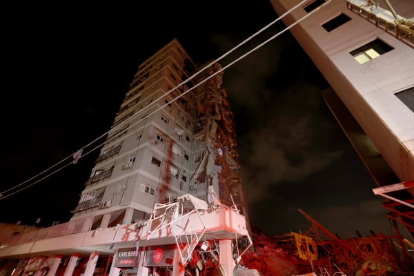 Εικόνες καταστροφής στο Ισραήλ: 10 φωτογραφίες από την επίθεση του Ιράν