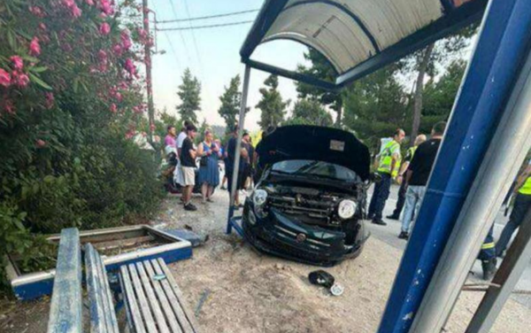 Χαλκιδική: Μεθυσμένος και χωρίς δίπλωμα ο οδηγός που παρέσυρε πεζούς σε στάση ΚΤΕΛ
