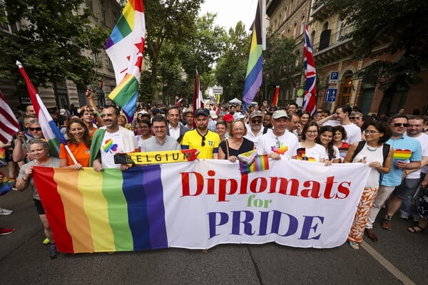 Δεκάδες ευρωβουλευτές θα παρευρεθούν στο Budapest Pride, αψηφώντας την απαγόρευση του Ορμπάν