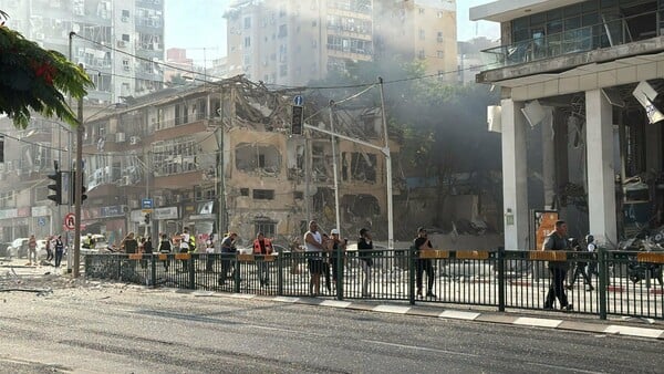 Ιράν: Νέα ομοβροντία ιρανικών πυραύλων εναντίον του Ισραήλ - Χτυπήθηκε νοσοκομείο στην Μπερσέβα