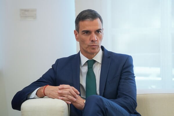 Ο Σάντσεθ απορρίπτει τον νέο στόχο αμυντικών δαπανών του ΝΑΤΟ