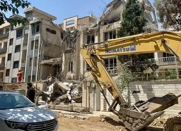 Ένας φίλος μου με ρώτησε: «Μα τι συμβαίνει στο Ιράν;»