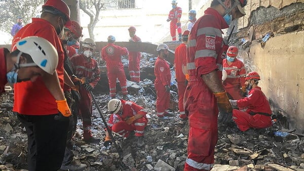 Το Ιράν λέει «όχι» σε συνομιλίες για τα πυρηνικά ενόσω συνεχίζονται οι ισραηλινές επιθέσεις 