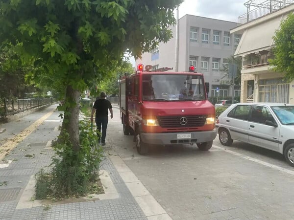 Λάρισα: Ξηλώθηκε από τους ισχυρούς ανέμους η στέγη σε γυμναστήριο Γυμνασίου