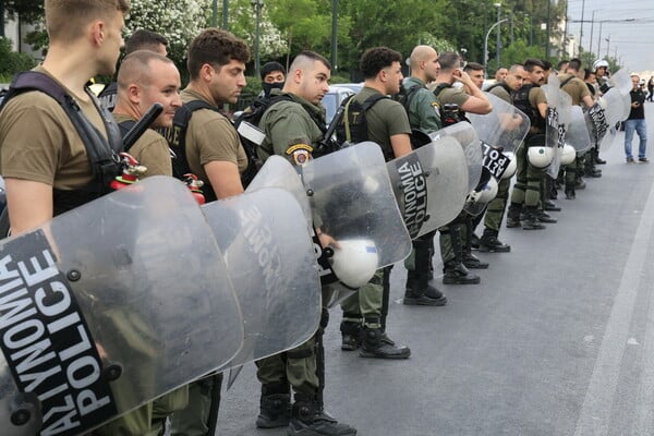 Συλλαλητήριο στο Σύνταγμα για τα δύο χρόνια από το ναυάγιο της Πύλου