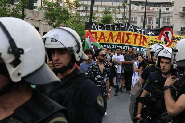 Συλλαλητήριο στο Σύνταγμα για τα δύο χρόνια από το ναυάγιο της Πύλου