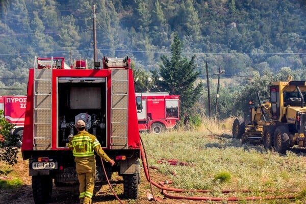 Φωτιά τώρα στη Χίο - Μήνυμα του 112 σε κατοίκους για να απομακρυνθούν 