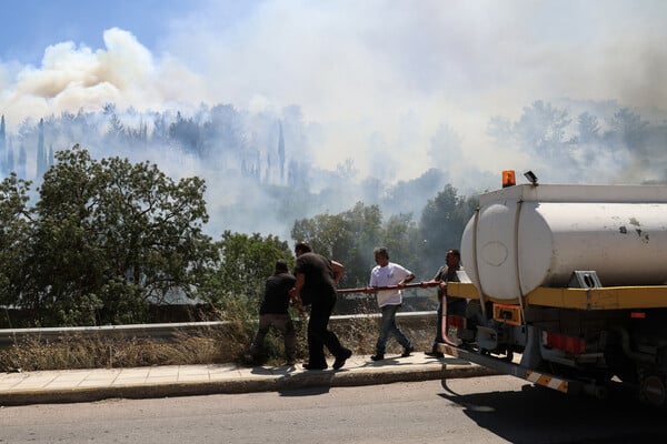 Φωτιά στη Χίο: Τρεις διαφορετικές εστίες με διαφορά περίπου μίας ώρας