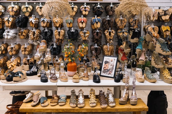 Στο Sandal Μania κάνει στάση το ελληνικό καλοκαίρι