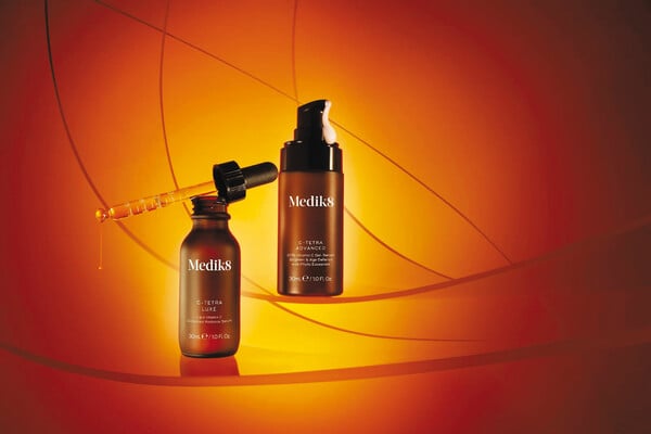 Medik8: Η νέα εποχή της βιταμίνης C έχει gel υφή και καρδιά με φυτικά εξωσώματα! 