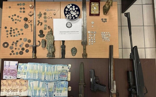 Θεσσαλονίκη: Βαρύτατες κατηγορίες εις βάρος των 39 συλληφθέντων για αρχιοκαπηλία - Κατασχέθηκαν 1.800 αρχαία αντικείμενα