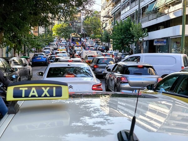 Κίνηση τώρα: «Κόκκινος» ο Κηφισός και μποτιλιάρισμα στο κέντρο