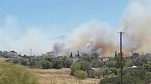 Φωτιά στην Παλαιά Φώκαια: «Η κατάσταση είναι πολύ δύσκολη», δηλώνει ο δήμαρχος Λαυρεωτικής