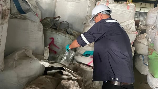 «Το παλιό μας κινητό μολύνει την Ταϊλάνδη»: Ένας δύσκολος αγώνας κατά της ηλεκτρονικής ρύπανσης