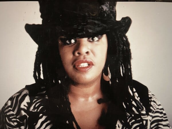 Q Lazzarus: Tο τραγικό στόρι του θρυλικού κομματιού «Goodbye Horses». 