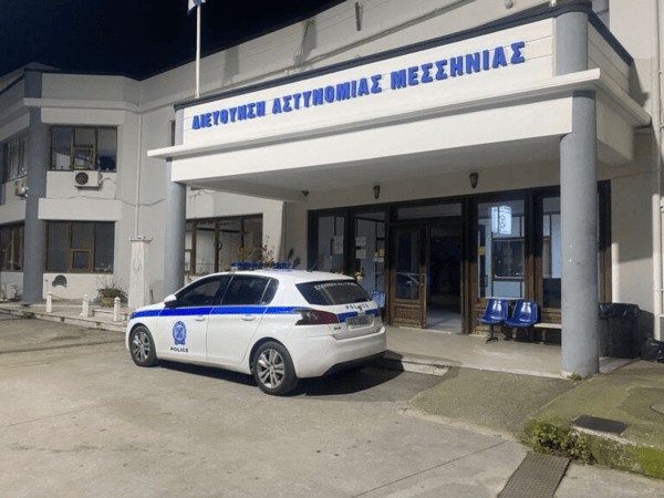 Μεσσηνία: Χόρεψαν τσιφτετέλι στο αστυνομικό τμήμα και το ανέβασαν στο TikTok – Έρευνα διέταξε η ΕΛ.ΑΣ.