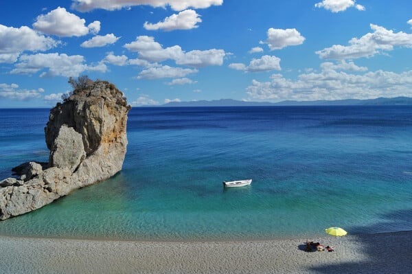 «Μπορεί να μην είναι ρόδινα τα πράγματα στην επαρχία, αλλά και πού είναι;»