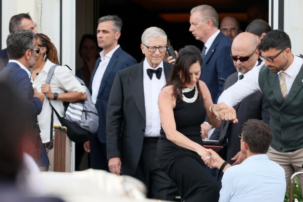 Ο Τζεφ και η Λόρεν στη Βενετία: Επτά σημεία που κρατάμε από τον γάμο Μπέζος - Σάντσες