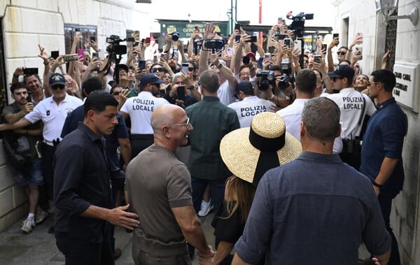Ο Τζεφ και η Λόρεν στη Βενετία: Επτά σημεία που κρατάμε από τον γάμο Μπέζος - Σάντσες