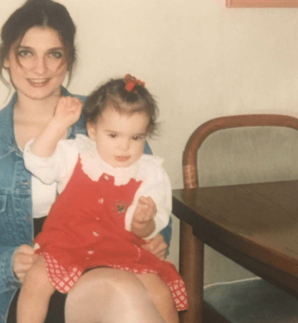 Dua Lipa: Μας συστήνει την εντυπωσιακή μητέρα της με αφορμή τα γενέθλιά της
