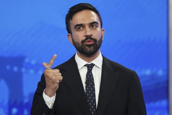 Ζόχραν Μαμντάνι: Ο γοητευτικός «ριζοσπάστης» από τον κόσμο των προνομίων θέλει να γίνει δήμαρχος στη Νέα Υόρκη