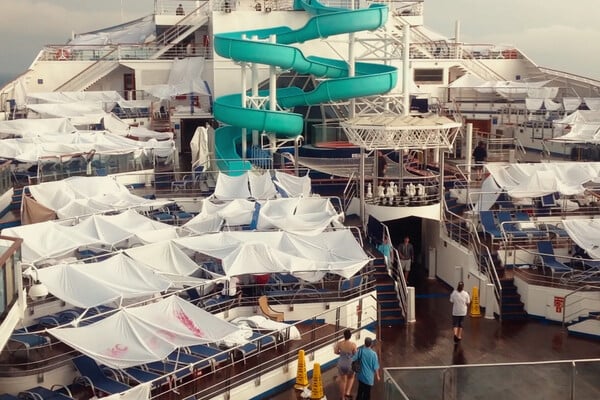 Η «poop cruise» ήταν ένα πλωτό φιάσκο που έγινε ντοκιμαντέρ στο Netflix