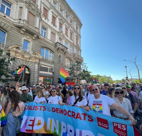 Από την Αθήνα στη Βουδαπέστη: Μαζί στον αγώνα για Δημοκρατία