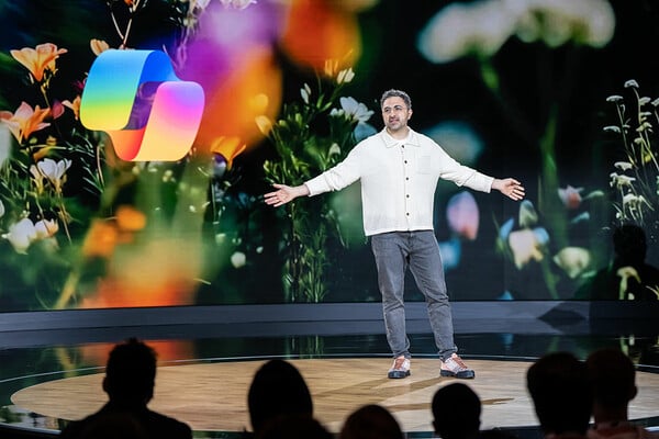 Τέσσερις φορές πιο ακριβής από άνθρωπο: Η Microsoft αποκάλυψε τον «AI γιατρό» της